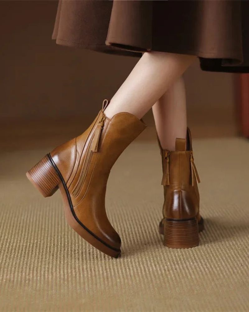 Valorine | Black Leather Ankle Boots