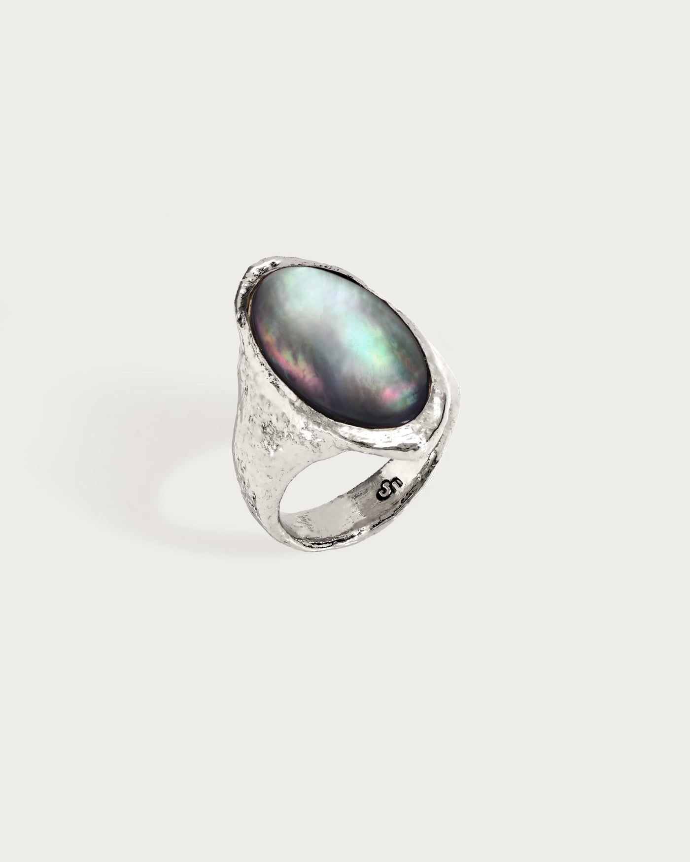 Midnight Oval Shell Ring in Silver