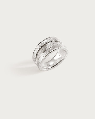 Terra Kiss Ring