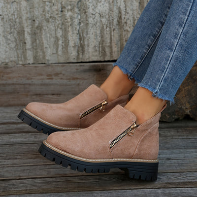 Mealla | Sturdy boots with zip closure